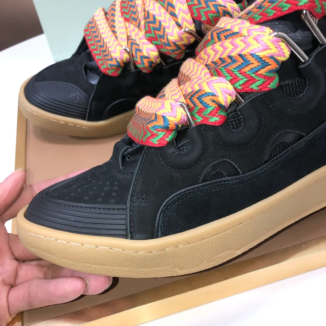 Men's men's shoes💰820💰[LANVIN] The latest lace-up fashionable casual couple sneakers, high-quality CLAY couple series‼ ️ The latest trendy products of the season 🌈Many bloggers have planted grass and purchased the original open-mold customization. The upper and outsole are sewn with mark threads without edge sealing. A variety of material splicing combination design. Very versatile for fashionable and casual wear. Comfortable on the feet. Self-recommended. Upper cowhide + cow suede + breathable mesh lining. Foot-padding cowhide. Exclusive original open-mold clear logo rubber outsole ⚠️Couple standard size 36-40 for women and 38-44 for men.